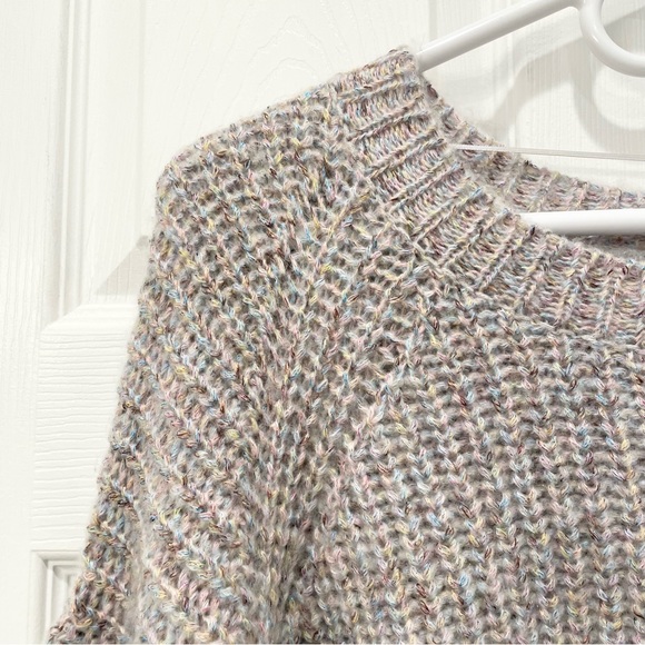 525 Asymmetrical Bubble Sleeve Sweater - Picture 4 of 14